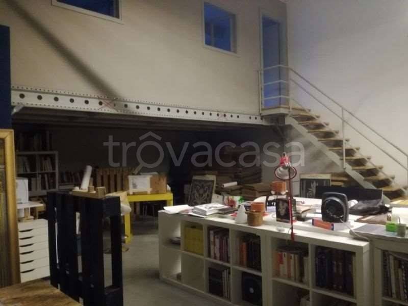 locale commerciale in vendita a Spoleto