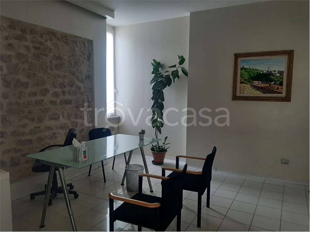 ufficio in vendita a Spoleto