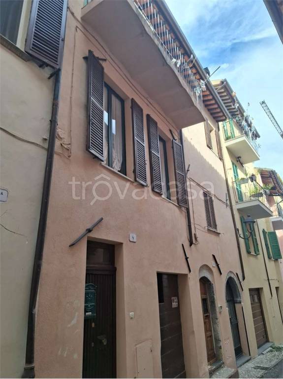 casa indipendente in vendita a Spoleto