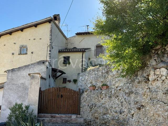 appartamento in vendita a Spoleto in zona Ancaiano