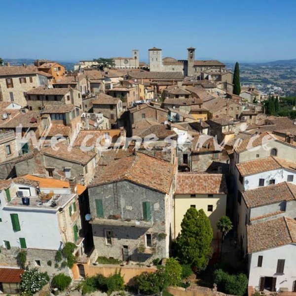 casa indipendente in vendita a Todi