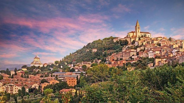 casa indipendente in vendita a Todi