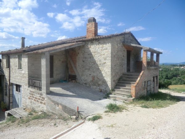 casa indipendente in vendita a Todi in zona Pesciano
