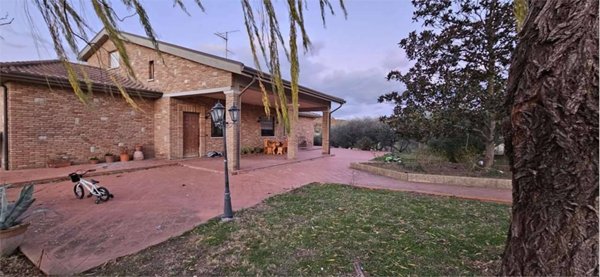casa indipendente in vendita a Todi