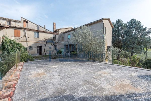 casa semindipendente in vendita a Todi in zona Pesciano