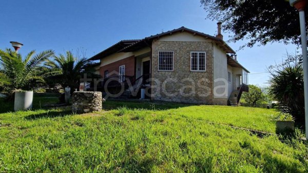 casa indipendente in vendita a Todi