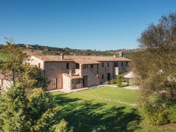 intera palazzina in vendita a Todi