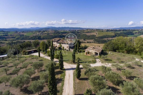 casa indipendente in vendita a Todi