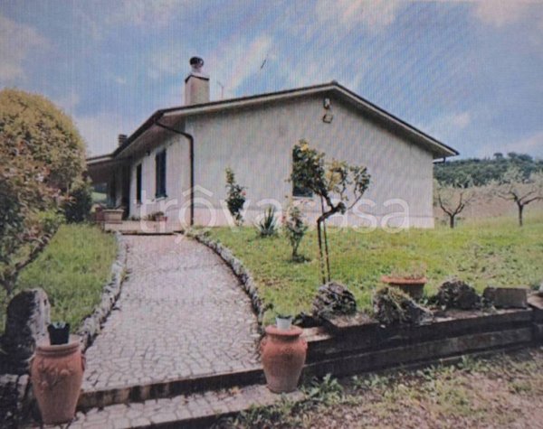 casa indipendente in vendita a Todi in zona Fiore