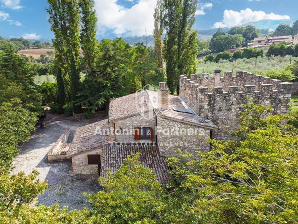 casa indipendente in vendita a Todi
