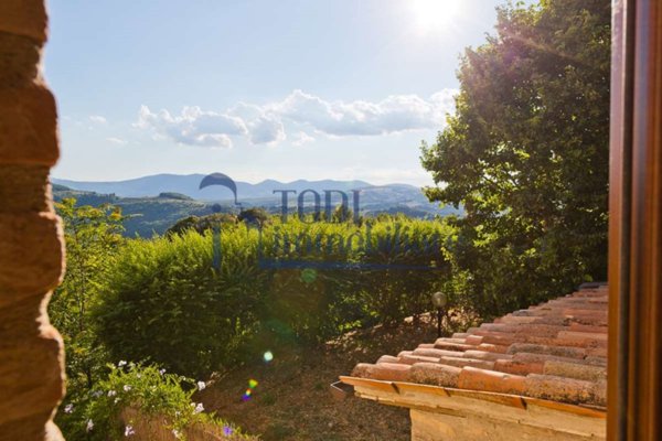 casa indipendente in vendita a Todi