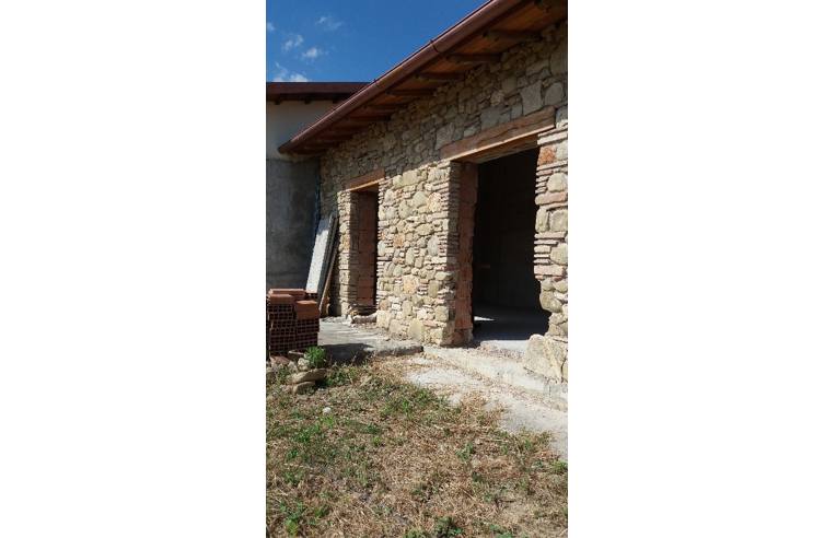 casa indipendente in vendita a Todi in zona Frontignano