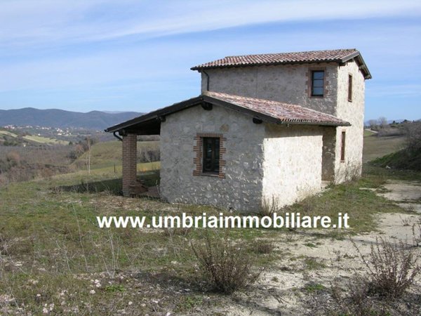 casa indipendente in vendita a Todi