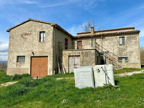 casa indipendente in vendita a Todi