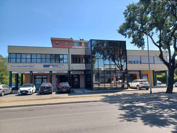 locale commerciale in vendita a Todi in zona Ponterio