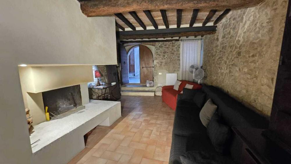casa semindipendente in vendita a Todi