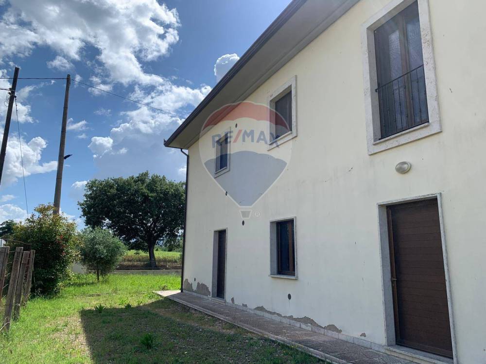 casa indipendente in vendita a Todi in zona Pian di Porto