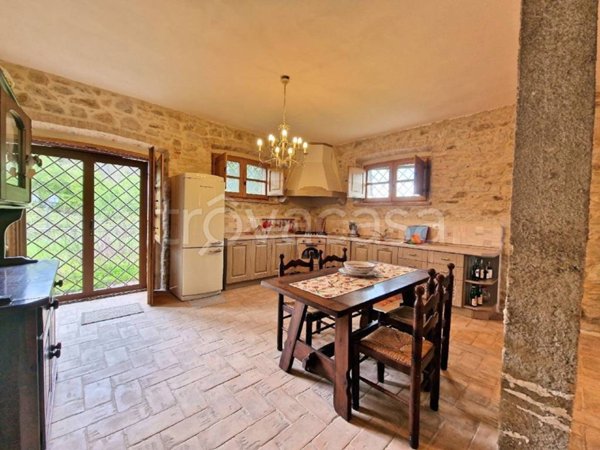 casa indipendente in vendita a Todi