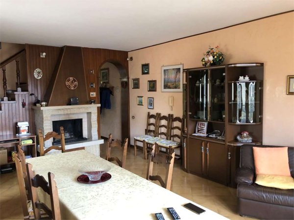 casa indipendente in vendita a Todi