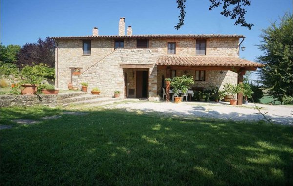 casa indipendente in vendita a Todi