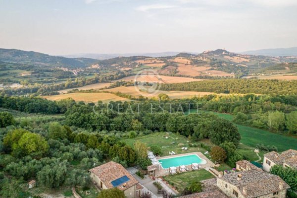casa indipendente in vendita a Todi