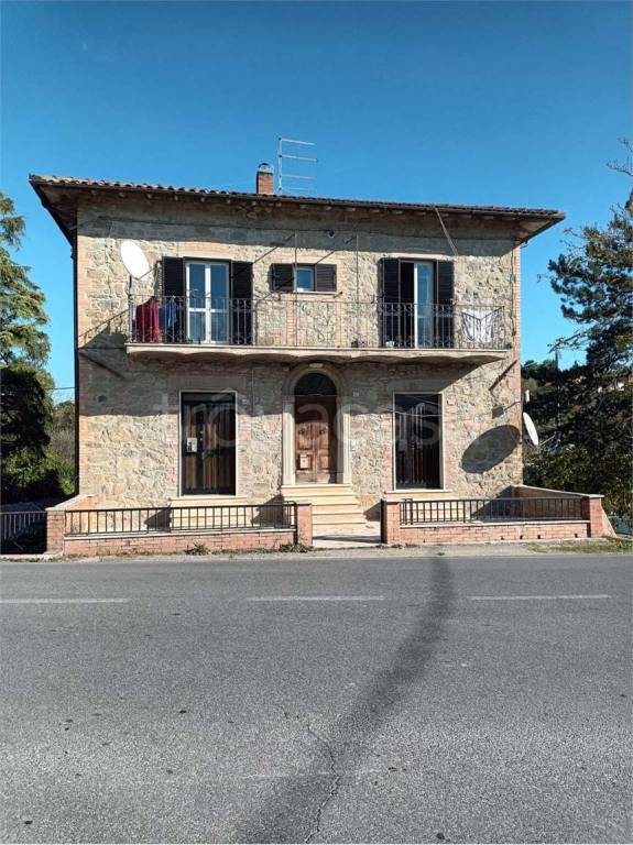 casa indipendente in vendita a Todi