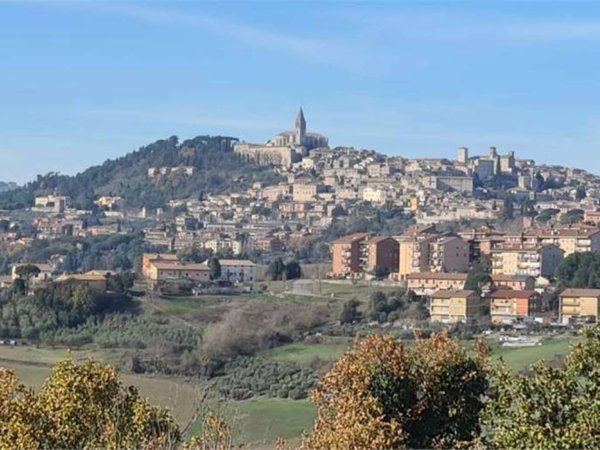casa indipendente in vendita a Todi