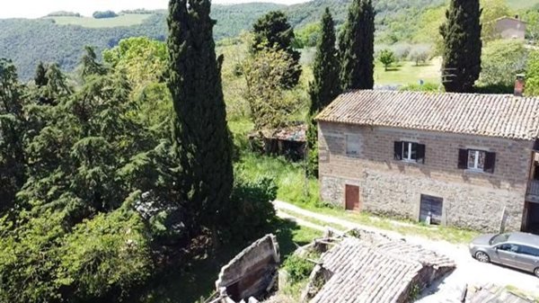 quadrivano in vendita a Todi in zona Casemasce