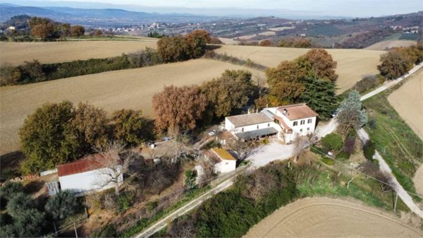 casa indipendente in vendita a Todi