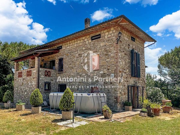casa indipendente in vendita a Todi in zona Fiore