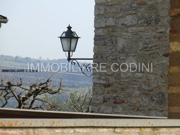 casa indipendente in vendita a Todi in zona Loreto