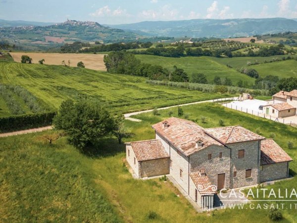 casa indipendente in vendita a Todi