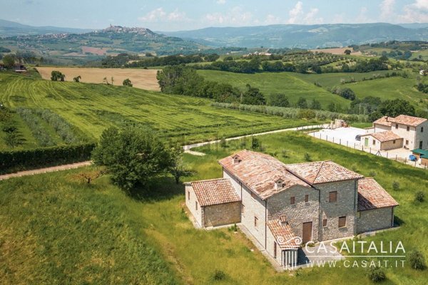 casa indipendente in vendita a Todi