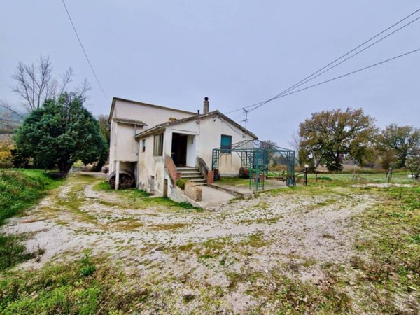 casa indipendente in vendita a Todi in zona Pantalla