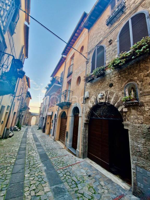 casa indipendente in vendita a Todi