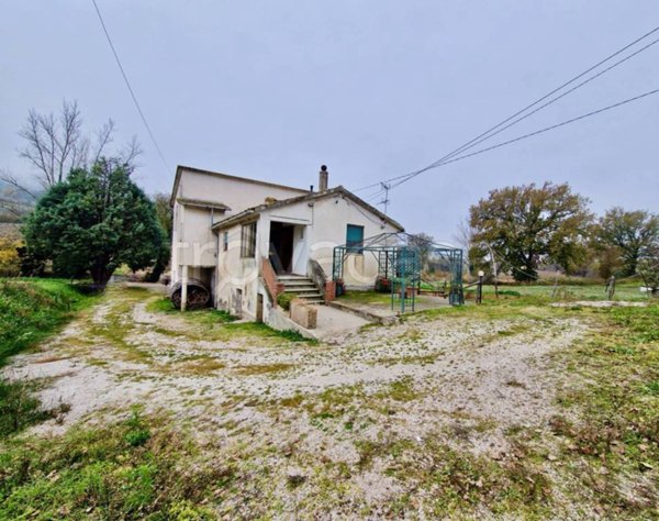 casa indipendente in vendita a Todi in zona Pantalla
