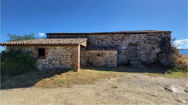 casa indipendente in vendita a Todi