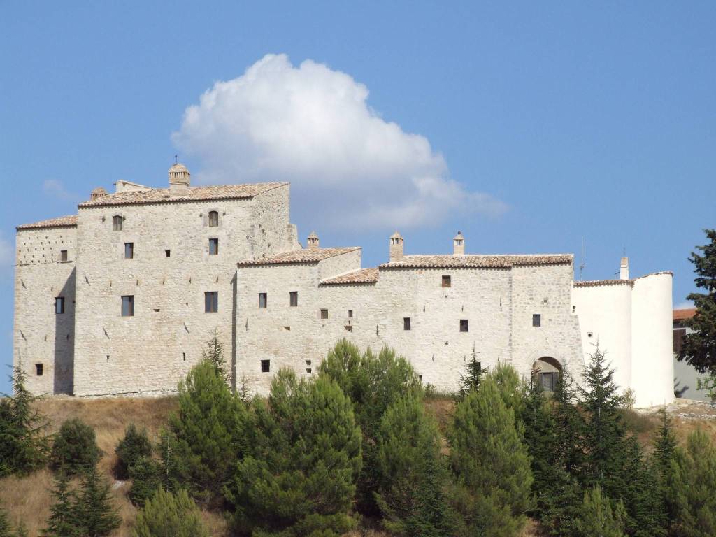 intera palazzina in vendita a Todi