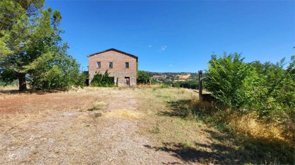 casa indipendente in vendita a Todi