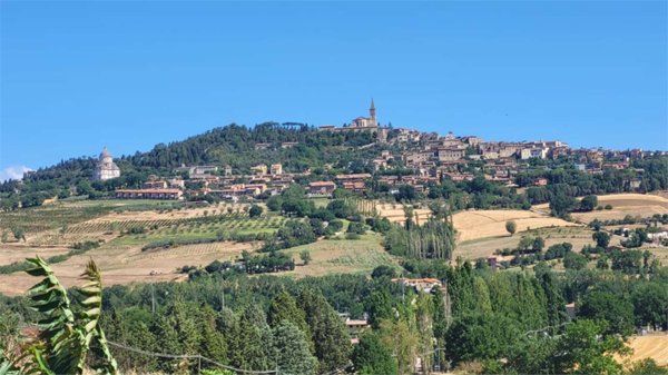 casa indipendente in vendita a Todi