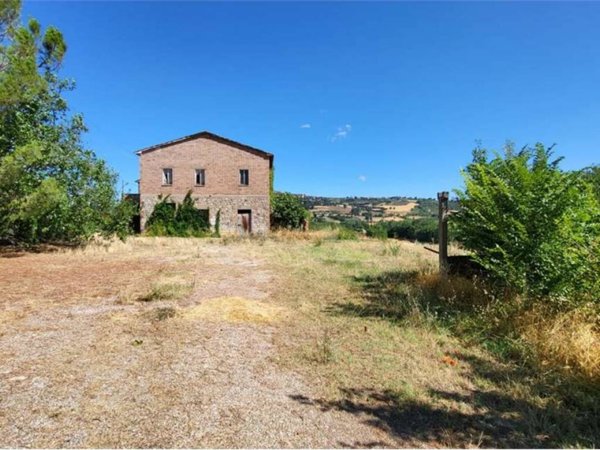 casa indipendente in vendita a Todi