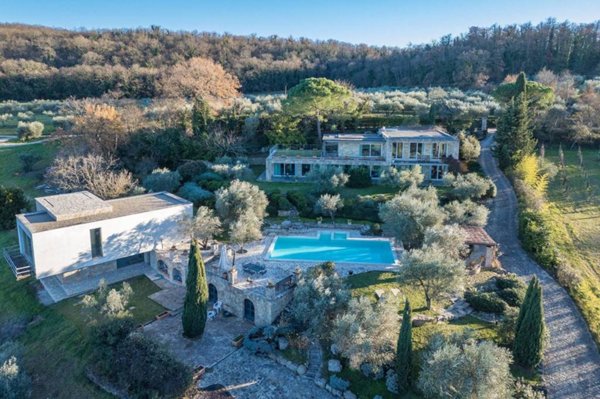 casa indipendente in vendita a Todi