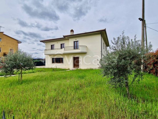 negozio in vendita a Todi