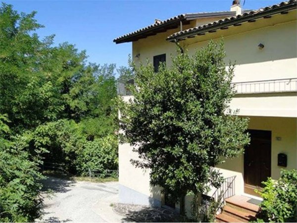 casa semindipendente in vendita a Todi