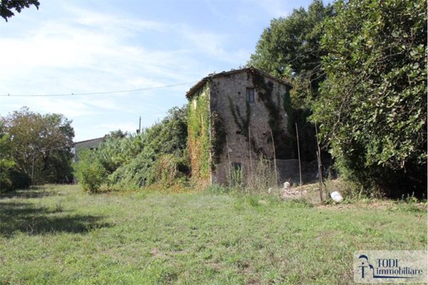 casa indipendente in vendita a Todi