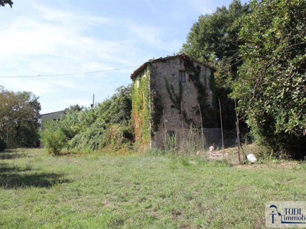 casa indipendente in vendita a Todi