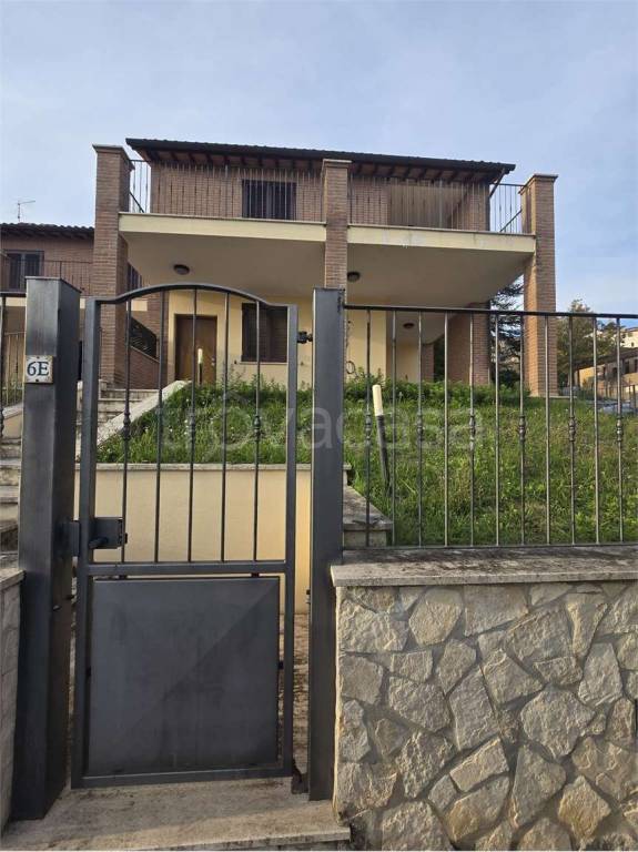 casa indipendente in vendita a Todi