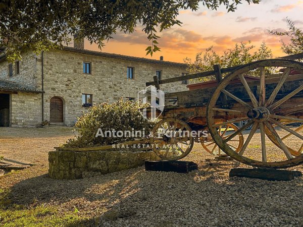 casa indipendente in vendita a Todi