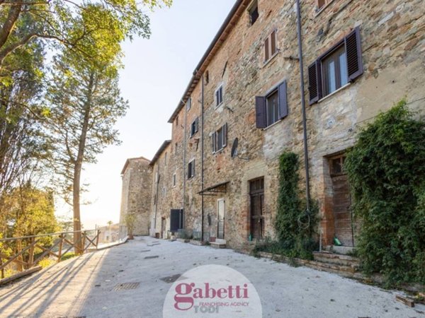 appartamento in vendita a Todi in zona Pantalla