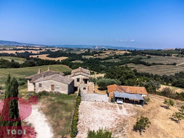 casa indipendente in vendita a Todi
